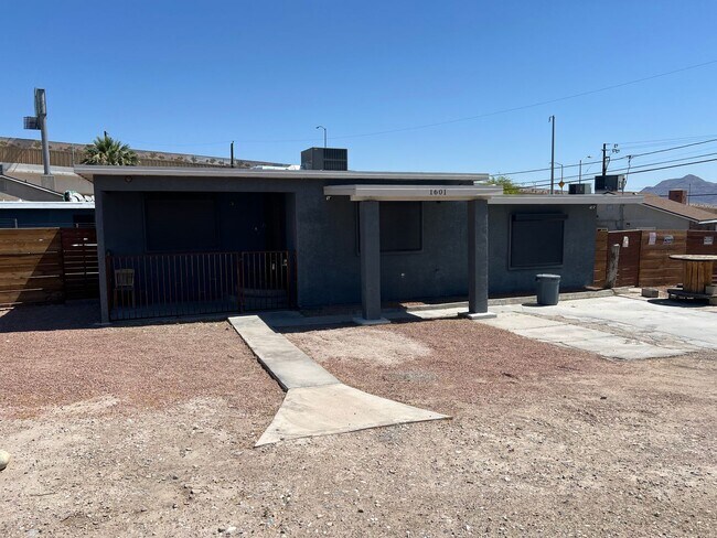 Building Photo - 1601 Marlin Ave