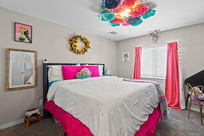 Building Photo - 14821 Tierra Escape Ave