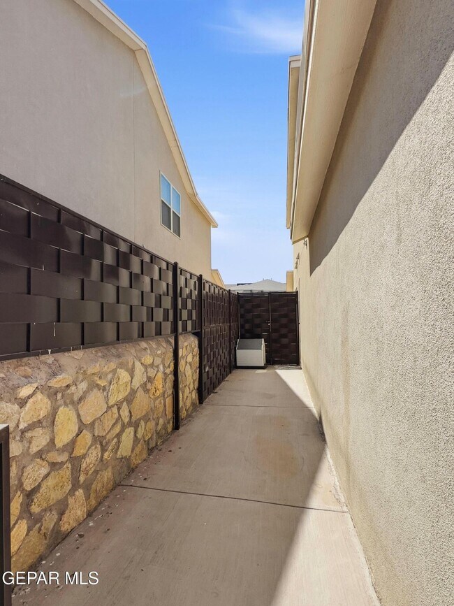 Building Photo - 1664 Sam Dominguez