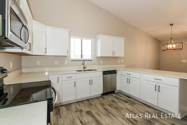 Building Photo - 8009 S Carbury Way