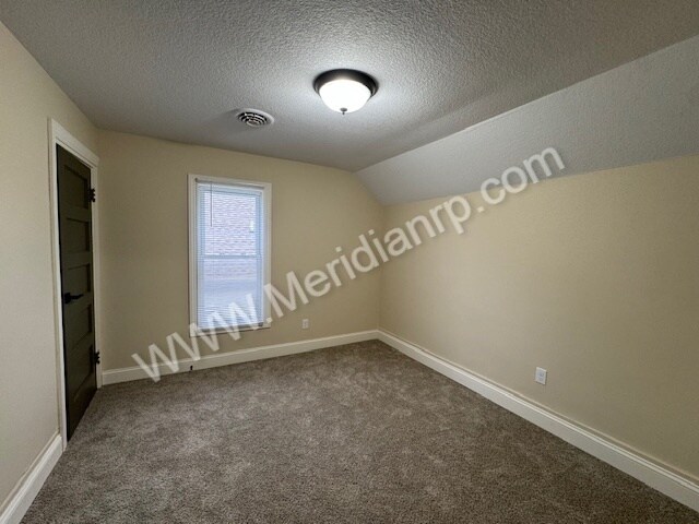 Building Photo - 739 W 4th St