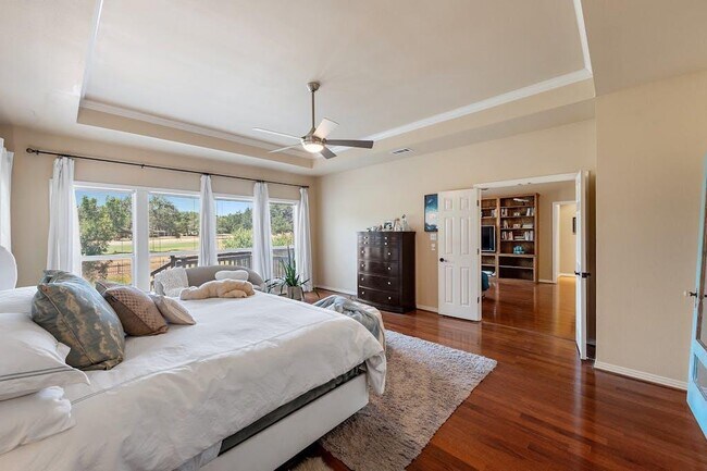 Building Photo - 1207 Lakeway Dr