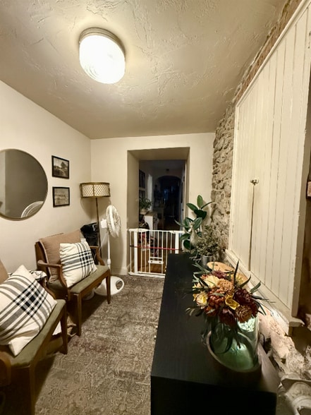 Building Photo - 50 York St