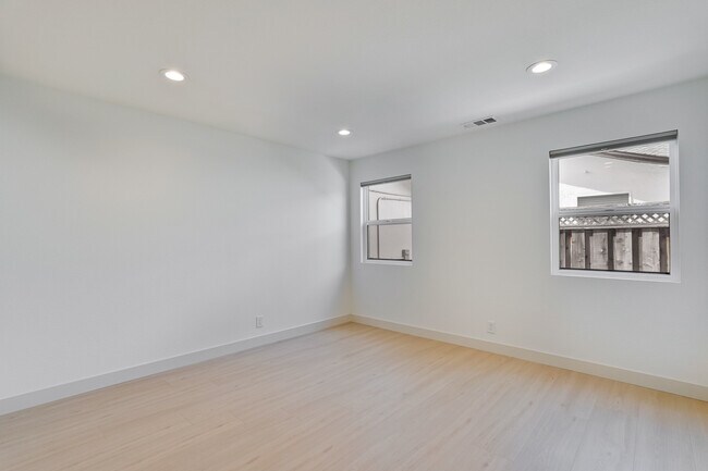 Building Photo - 2051 Randolph Dr