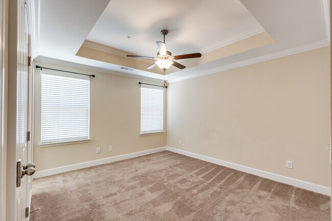 Building Photo - 2029 Serenity St