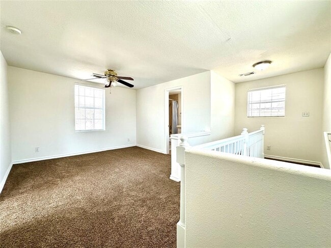 Building Photo - 3024 E 12th St