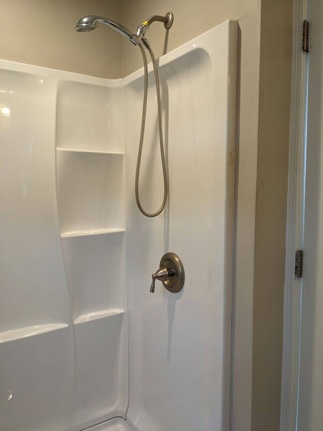 Building Photo - 153 Main St