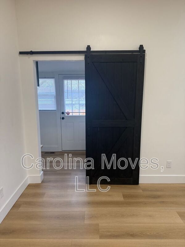 Building Photo - 6 10th St