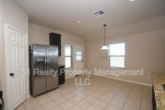 Building Photo - 10015 Bitternut Hickory Ln