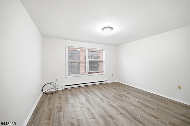 Building Photo - 21 N 13th St