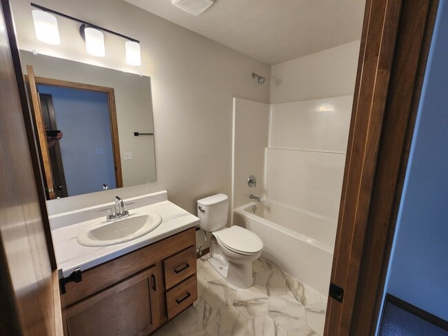 Building Photo - Brand new Townhome for rent!