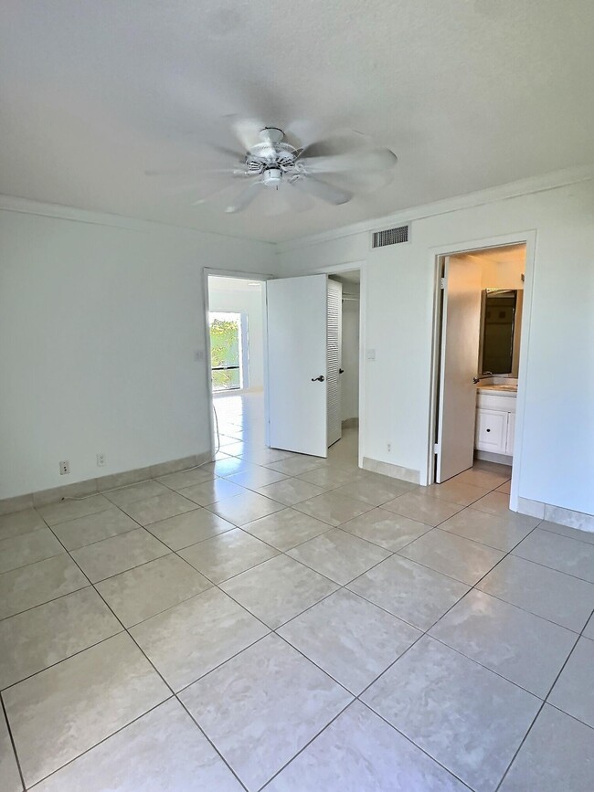Building Photo - 3050 Presidential Way