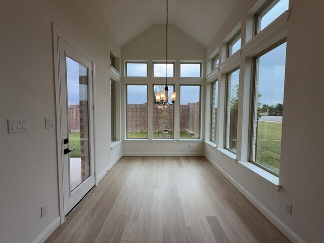 Building Photo - 2463 Bussey Dr