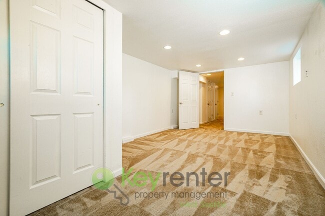 Building Photo - Spacious 4-Bedroom Seattle Home with Bonus...