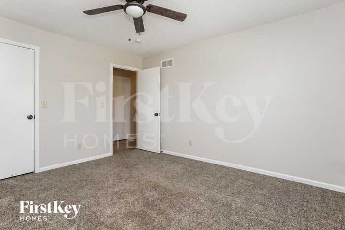 Building Photo - 8321 N Highland Ave