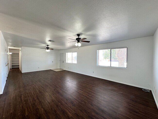 Building Photo - 6527 Nielsen Way