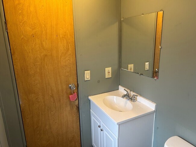 Building Photo - 201 Williams Cir