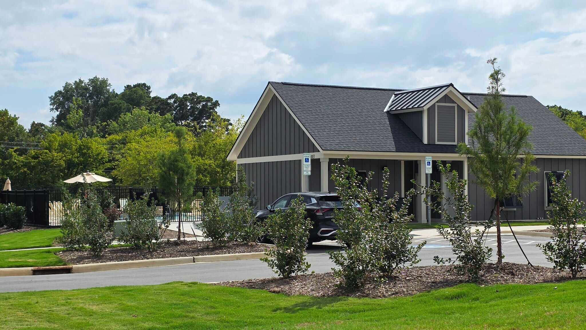 Building Photo - 10033 Guardian Dr