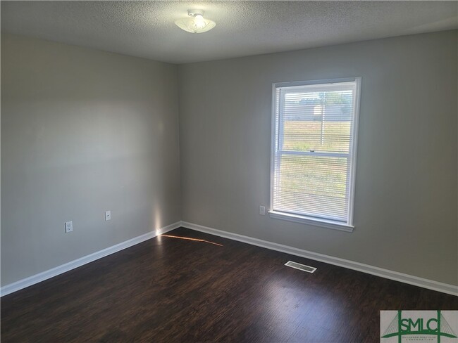 Building Photo - 230 Lanier Dr