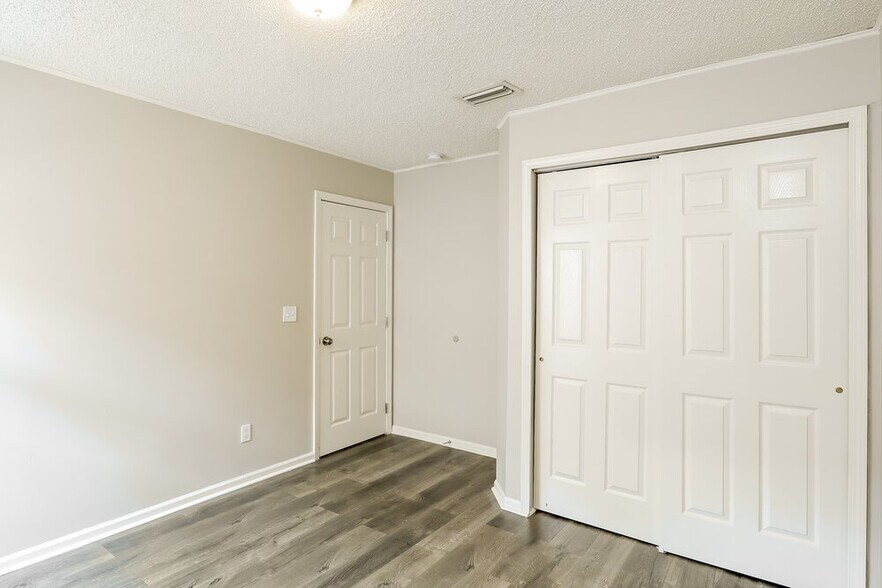 Building Photo - 1126 Brookwood Bluff Rd E