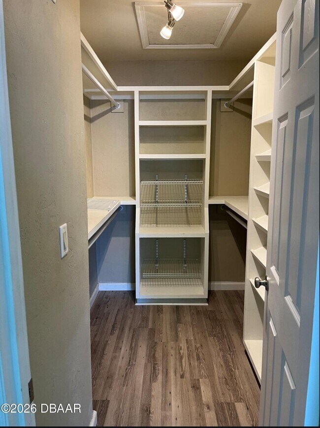 Building Photo - 233 Pine Cone Trail