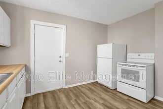 Building Photo - 793 E Starr Ave