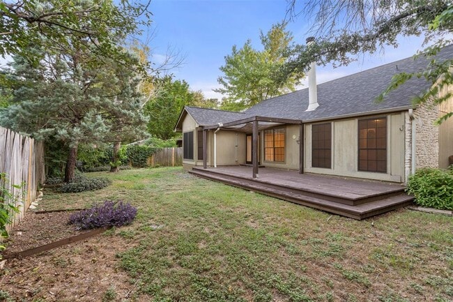 Building Photo - 6005 Sun Vista Dr