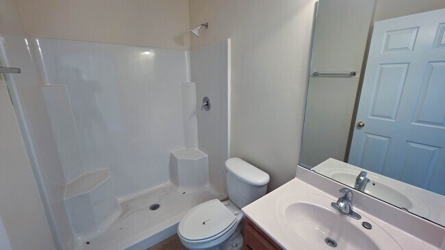 Building Photo - 5810 Longwood Dr