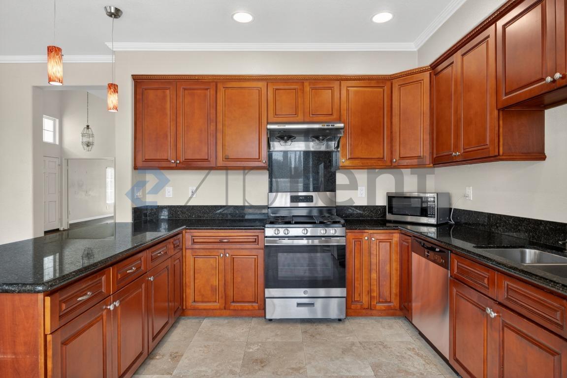 Building Photo - 608 Shenandoah Ave