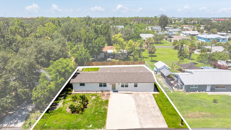 Building Photo - 1840 Bluebird Ln