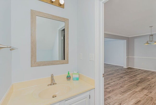Building Photo - Immaculate 3bedroom 2.5 Townhouse on Kempsville Green Gold Couse
