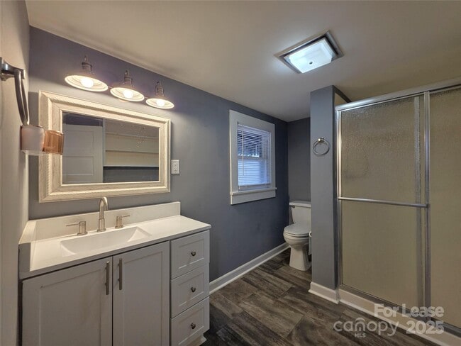 Building Photo - 222 W McCubbins St