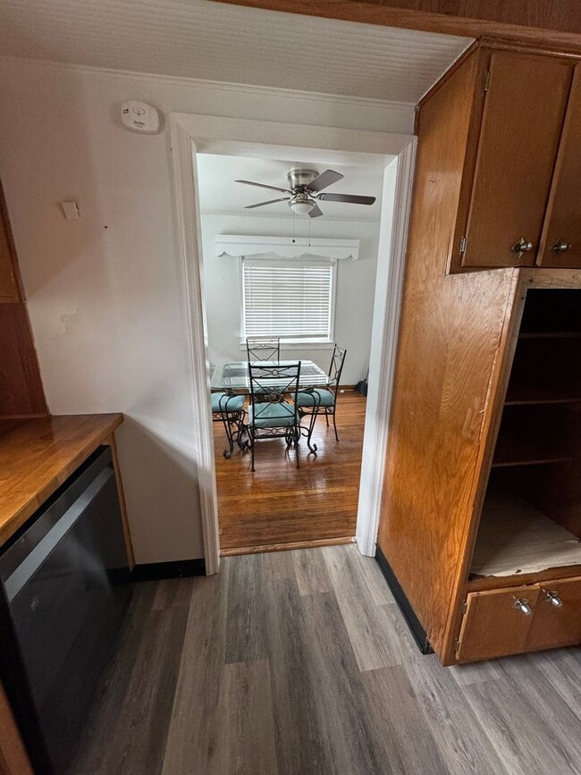 Building Photo - 2-bedroom House for Rent in Monongahela