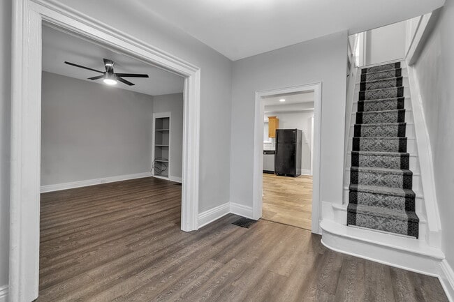 Building Photo - 105 Mariner St