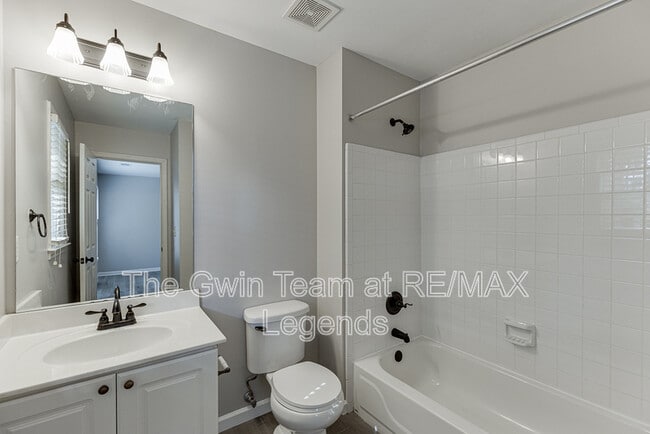 Building Photo - 1795 Lake Heights Cir