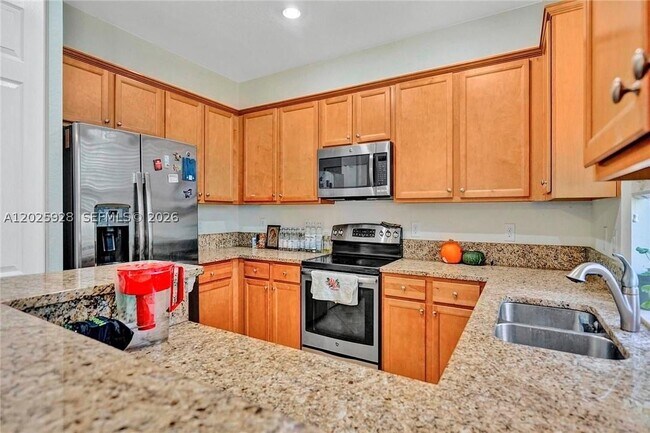 Building Photo - 821 E Village Cir