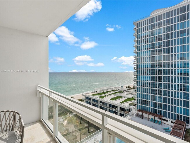 Building Photo - 6801 Collins Ave