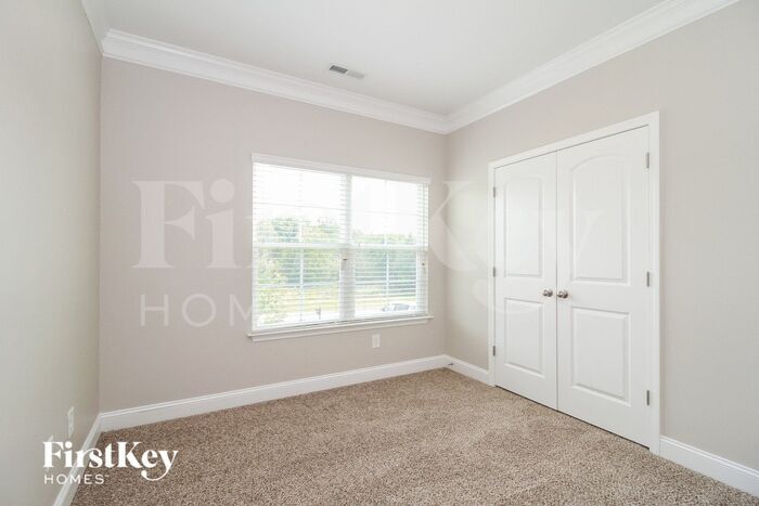 Building Photo - 3173 Knoll Ridge Dr