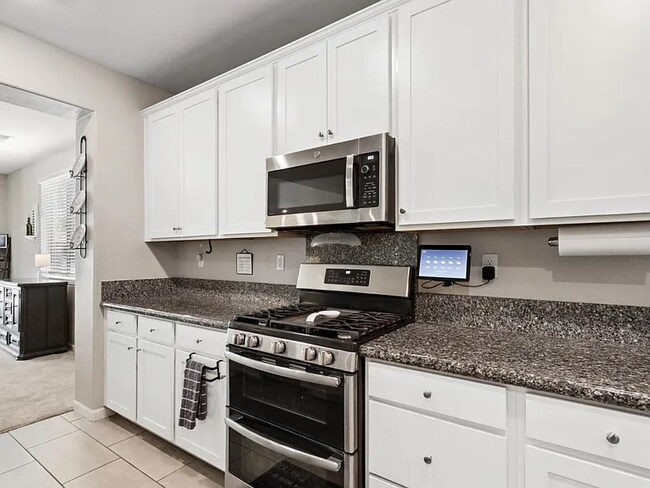 Building Photo - 3652 Edington Dr