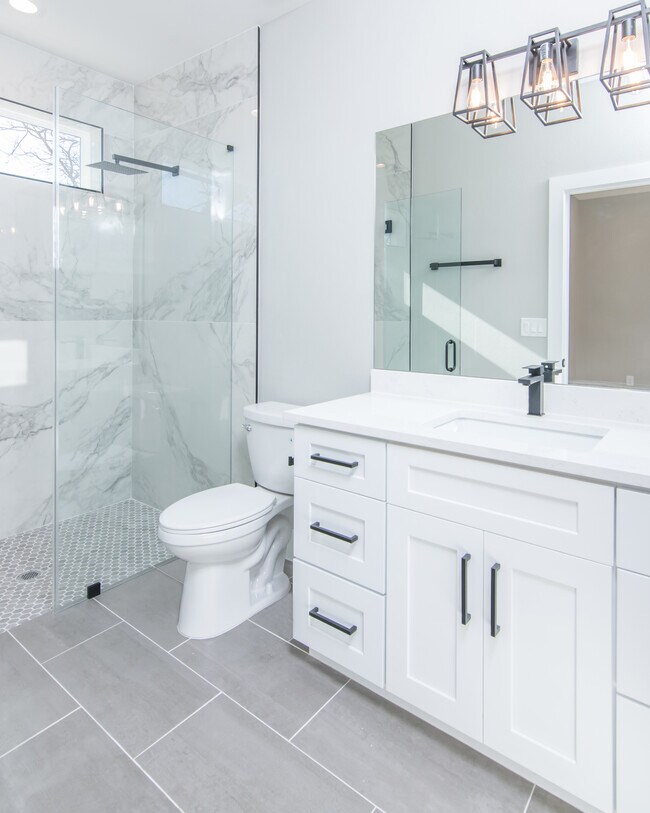 Building Photo - 8006 Gault St