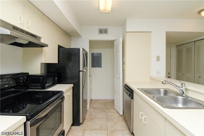 Building Photo - 2118 Arbour Walk Cir