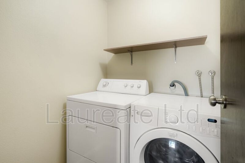 Building Photo - 8555 S Fairmount Dr