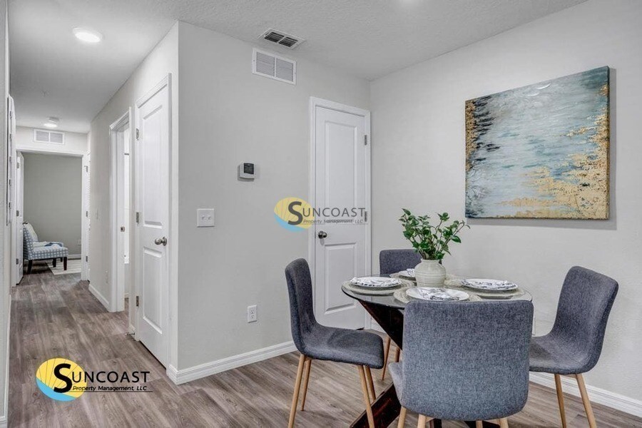 Building Photo - 11479 Oakfield Ct