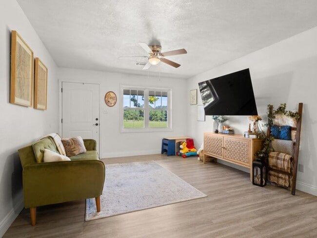 Building Photo - 8603 Main St