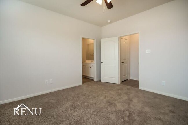 Building Photo - 25314 Shadowdale Dr