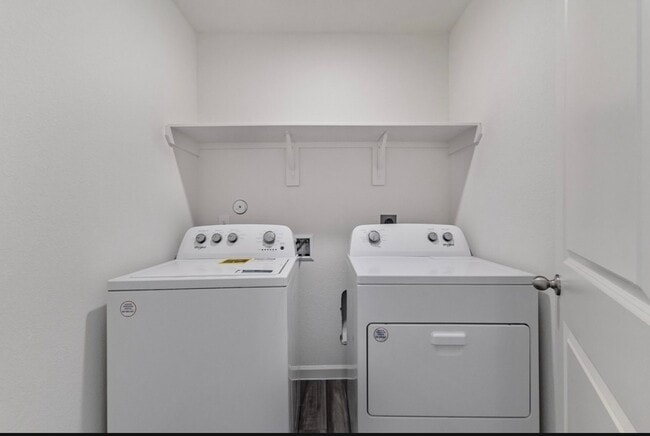 Building Photo - 27235 Blue Pool Dr