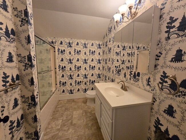 Building Photo - 303 Main St