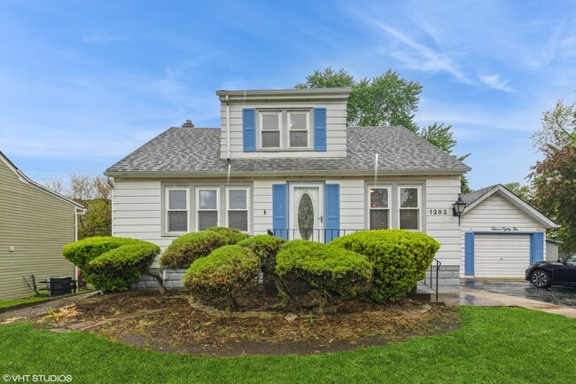 Primary Photo - 1282 River Dr
