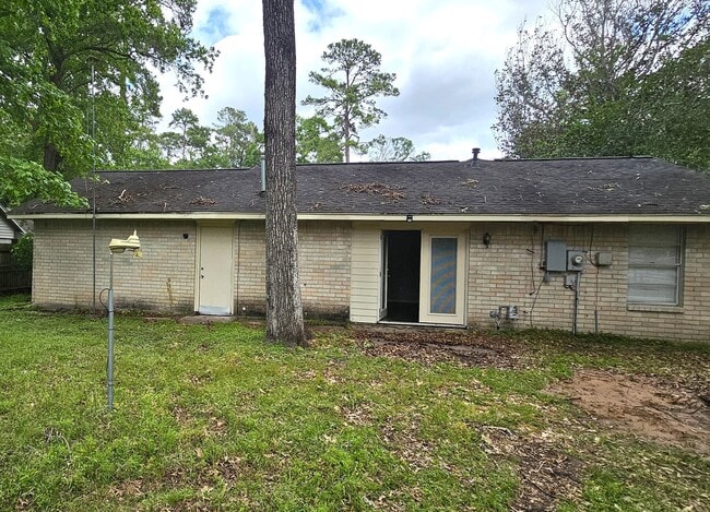 Building Photo - 3303 Roaming Woods Ln