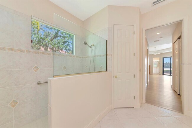 Building Photo - 2012 Island Estates Dr